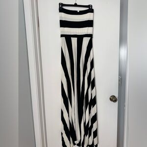 Elan Black and White Pleated Maxi Skirt